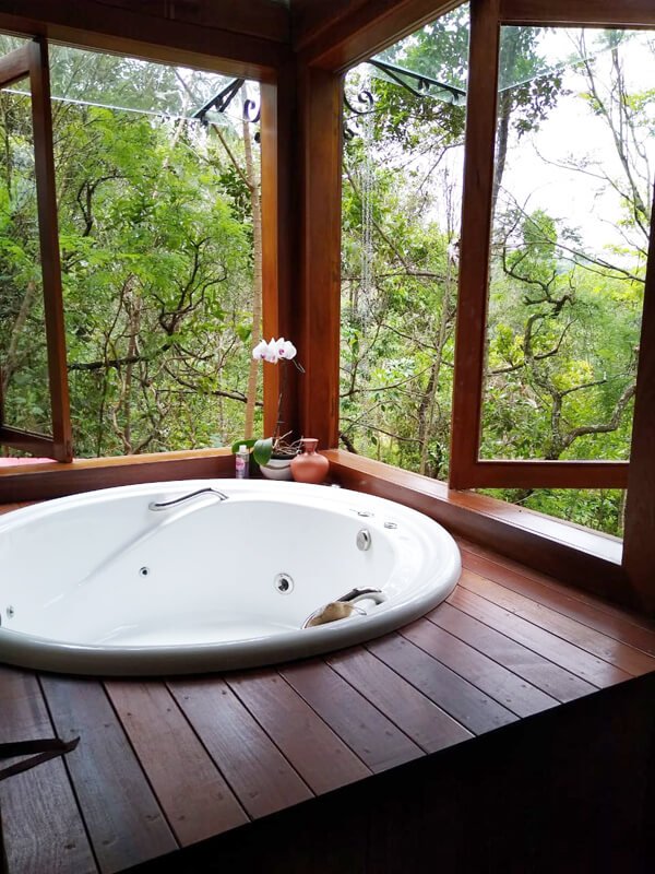 Deck de Ipê e Janelas Modelo Vidro Panorâmico