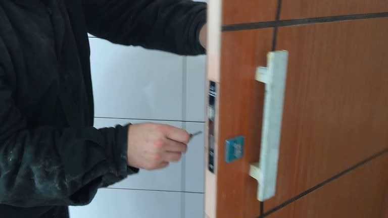 Processo de instalação de uma porta Processo de instalação de uma porta