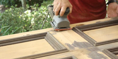 Lixar Porta de Madeira