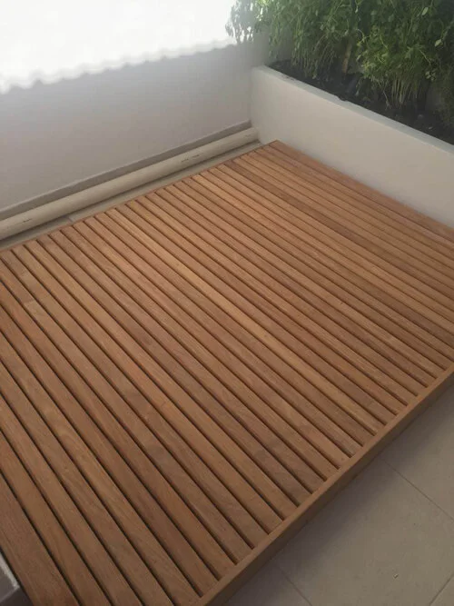 Instalação do Deck de Madeira no Espaço