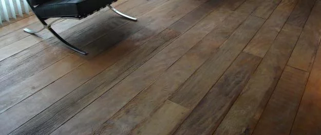 Piso Natural de Madeira de Demolição