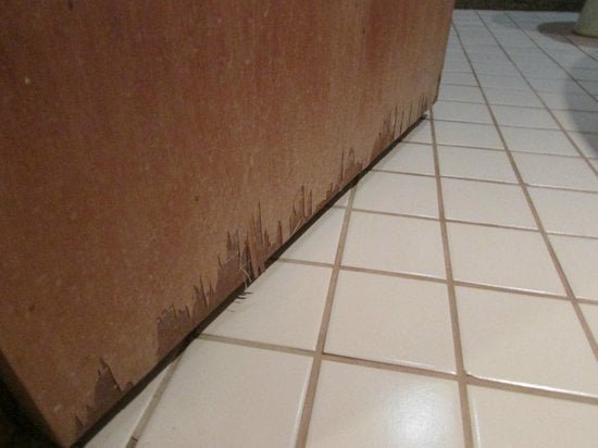 Porta Prancheta Danificada devido a umidade do Banheiro Porta Prancheta Danificada devido a umidade do Banheiro