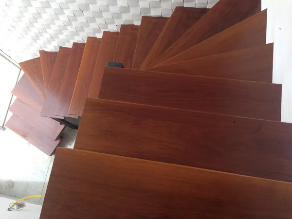 Escada de Madeira em Espiral