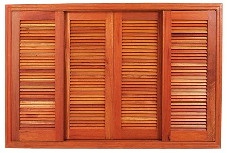 Janela com Veneziana