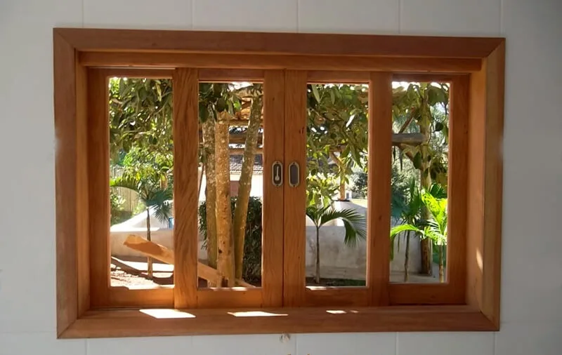 Janela de Madeira com vidro Panorâmico