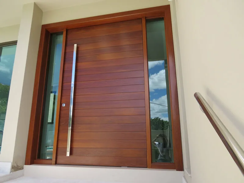 Porta Grande com Vidro