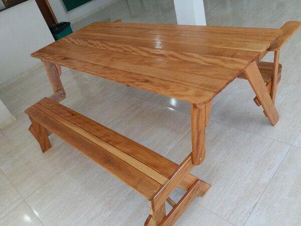 Mesa de Madeira Cambará