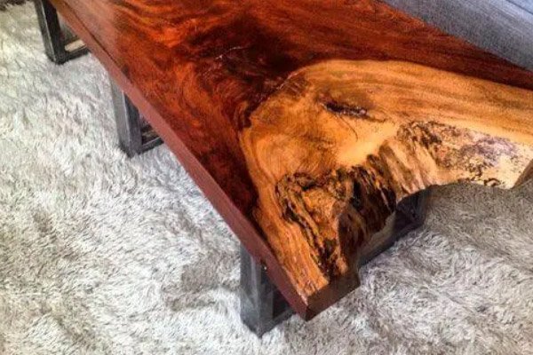 Mesa Rústica de Madeira Nobre Mesa Rústica de Madeira Nobre