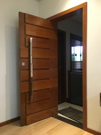 Porta Dubai Pivotante