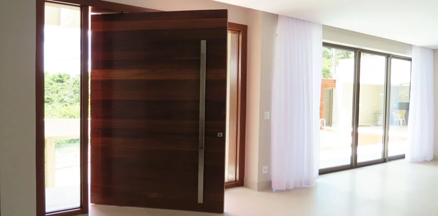 Dicas de como Comprar Porta Pivotante